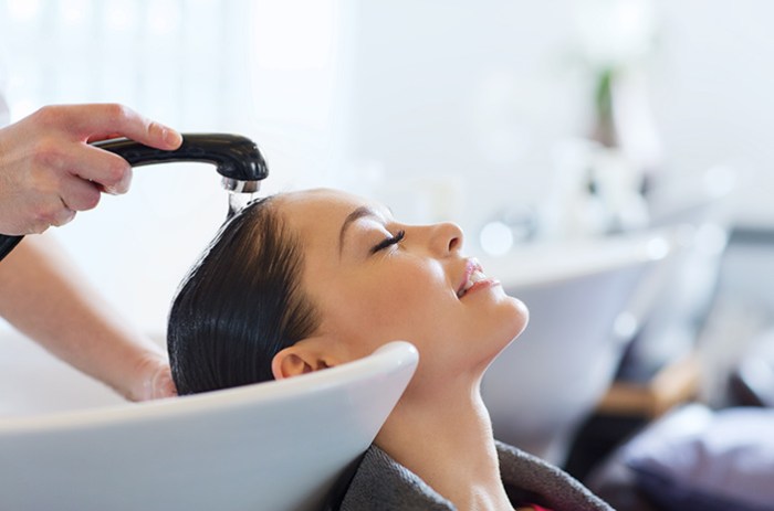 Daftar harga perawatan rambut di salon